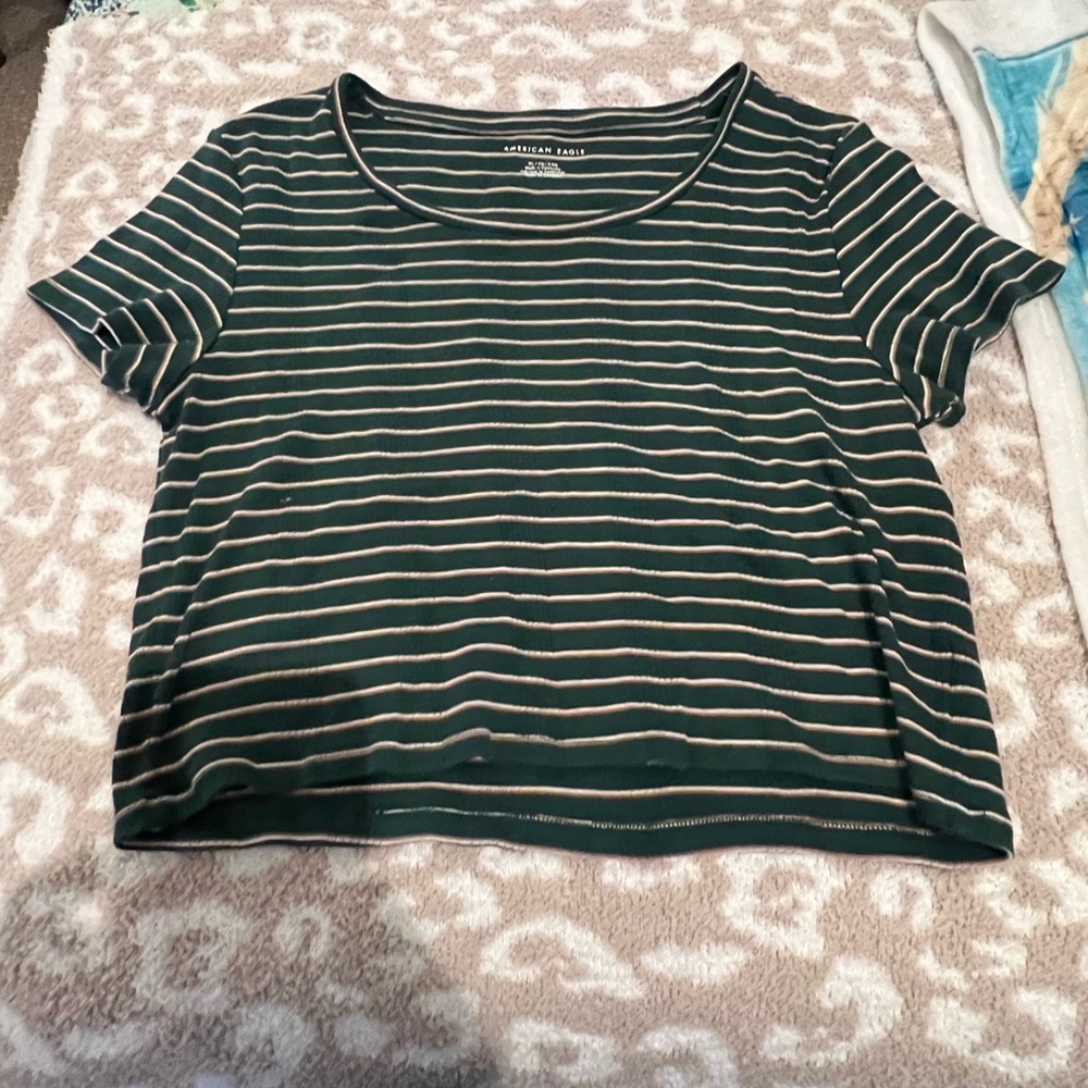 american eagle cropped tee